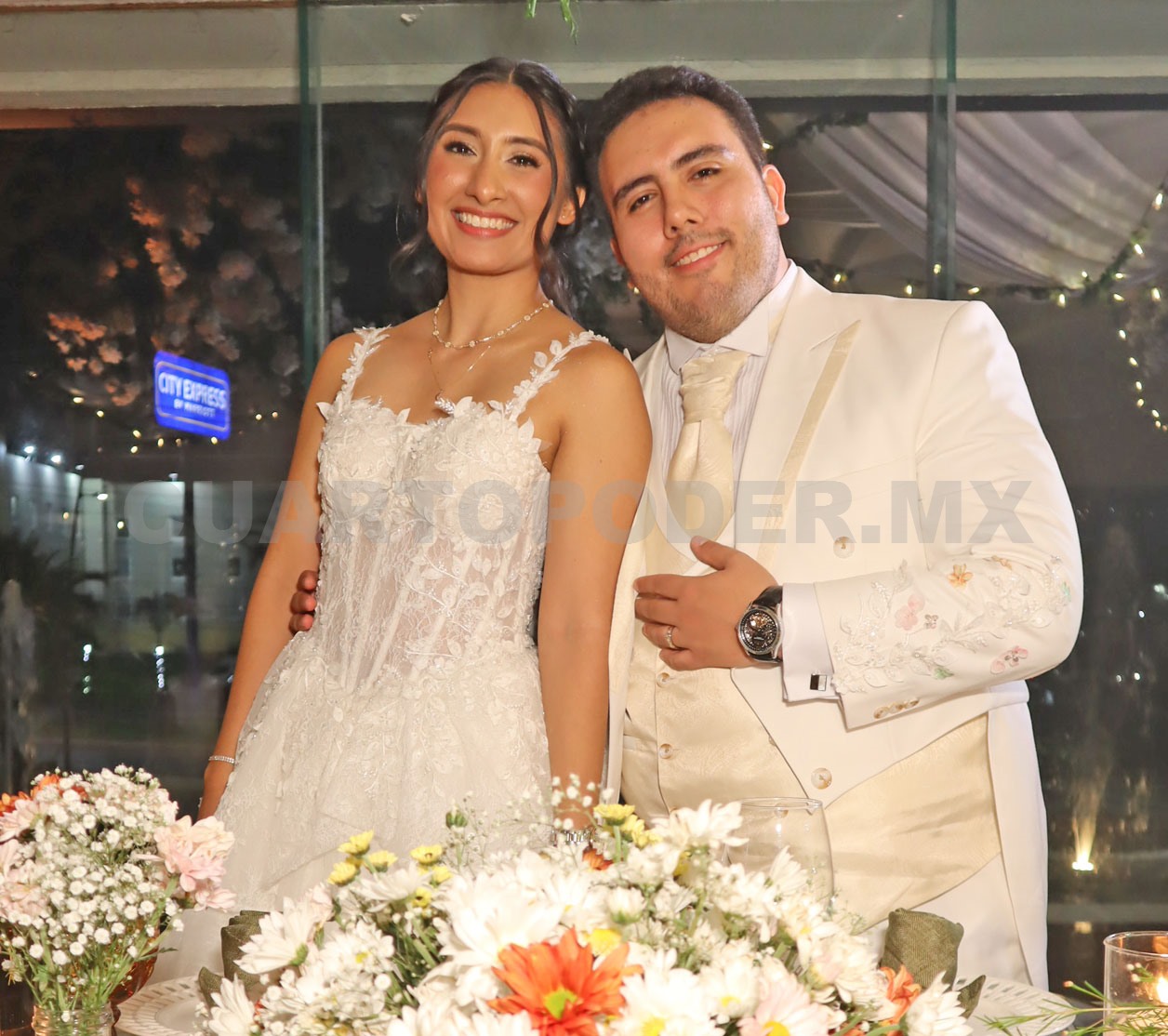 Charito y Óscar caminaron al altar