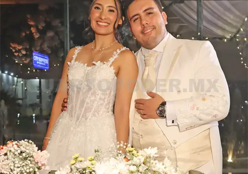 Charito y &Oacute;scar caminaron al altar