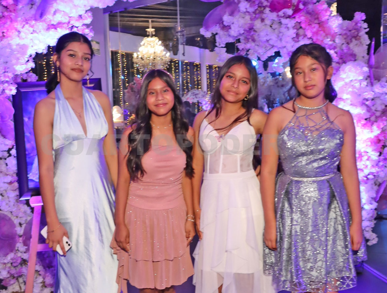 Sayuri celebra sus quince