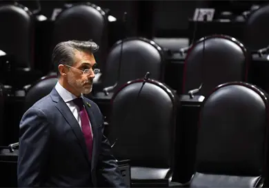 Imponen veto definitivo a Mayer