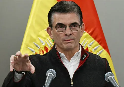 Anuncia Paz cambios en su gabinete tras protestas Anuncia Paz cambios en su gabinete tras protestas