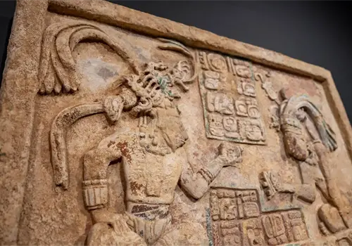 Guatemala reclama a M&eacute;xico dintel maya