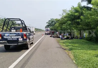 Caravana de migrantes llega a Huixtla Caravana de migrantes llega a Huixtla