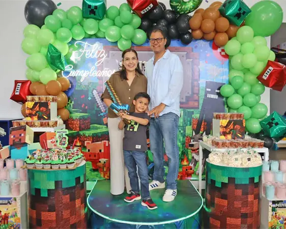 El pequeño Santiago cumple 6 años El pequeño Santiago cumple 6 años