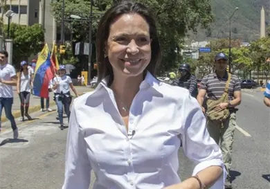 Planea Corina postularse nuevamente a la presidencia