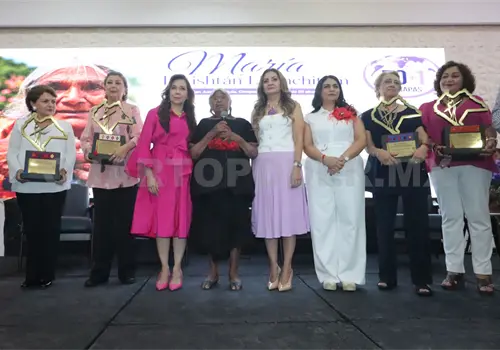 Reconocen a mujeres que hicieron historia