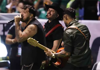 Grupo Frontera pone ritmo y corazón Grupo Frontera pone ritmo y corazón