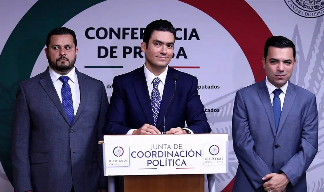 Hijo de AMLO deja su partido para evitar derrota