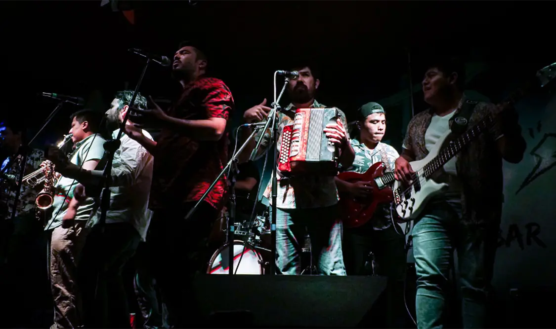 Los Choclok fusionan el son jarocho con géneros como el jazz, el ska y la cumbia. Iván Lázaro/CP