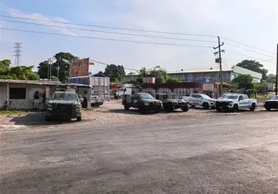 Armas y drogas aseguran en sitio de tráileres Armas y drogas aseguran en sitio de tráileres
