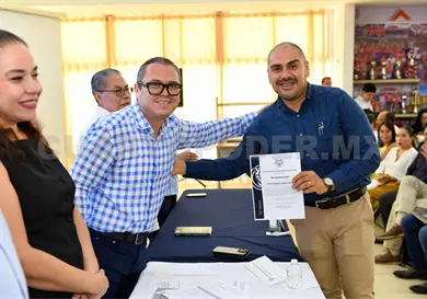 Reconocen a 90 docentes de Unach Reconocen a 90 docentes de Unach