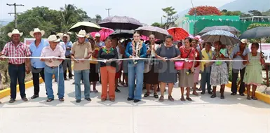 Valeria Rosales inaugura calle en Unión y Progreso Valeria Rosales inaugura calle en Unión y Progreso