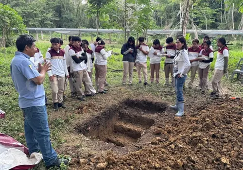Jóvenes se capacitan en conservación de tierras Jóvenes se capacitan en conservación de tierras