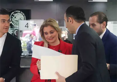 Exigen a Campos dejar de esconderse tras el fuero