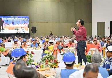 Reconoce labor de quienes construyen escuelas
