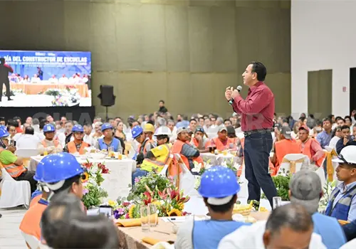 Reconoce labor de quienes construyen escuelas Reconoce labor de quienes construyen escuelas