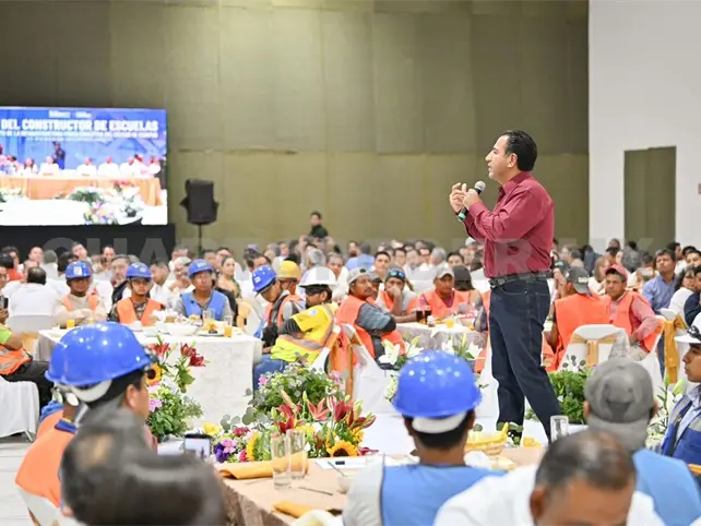 Reconoce labor de quienes construyen escuelas