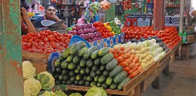 Se disparan precios de frutas y verduras
