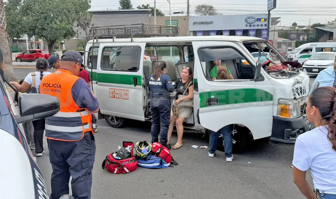 La aparatosa colisión dejó cinco lesionados. Ulises Villalobos / CP