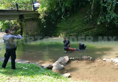 Lo asesinan y luego lo tiran en un r&iacute;o