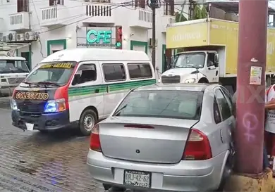 Semaforazo salda con una mujer lesionada Semaforazo salda con una mujer lesionada