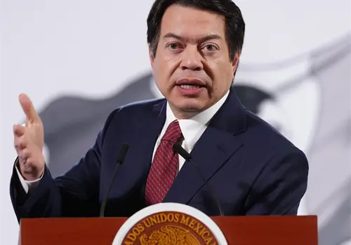 Entrega SEP segunda ronda de c&eacute;dulas temporales a m&eacute;dicos
