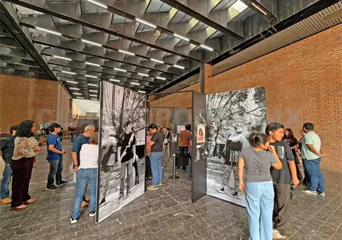 Presentan Rostros de la Multitud Presentan Rostros de la Multitud