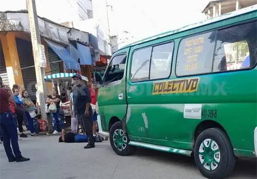 La atropella colectivo al cruzar calle