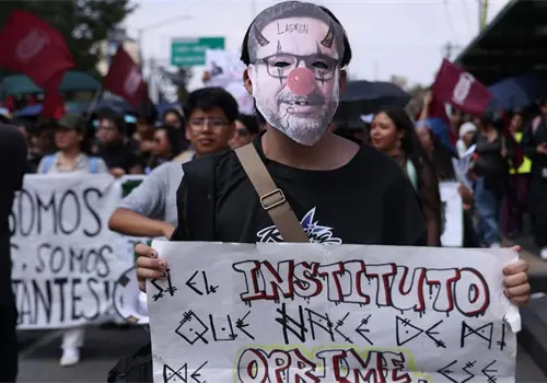 Segob acusa "cerraz&oacute;n" de estudiantes del IPN