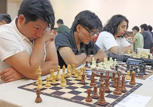 P&eacute;rez gana Torneo del 50 Aniversario
