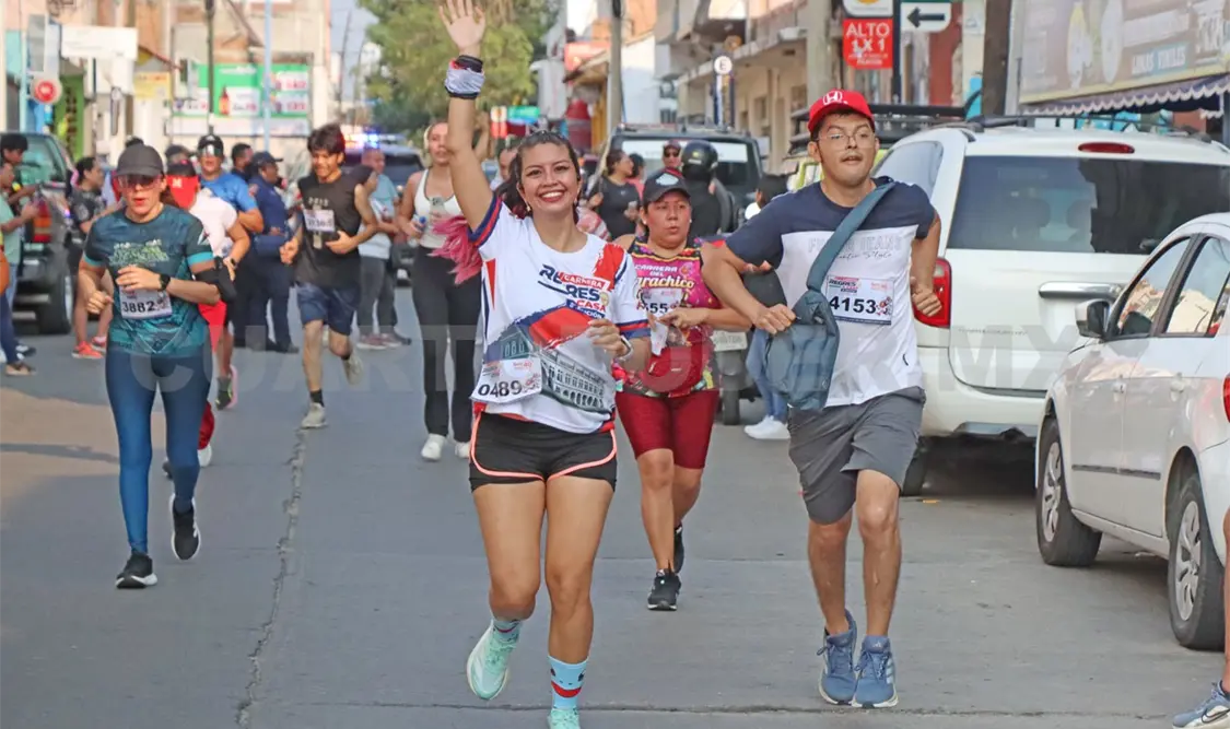 Miles de corredores tomaron la salida desde el parque Caña Hueca para participar en la octava edición de la Carrera Regreso a Casa. Diego Pérez/CP