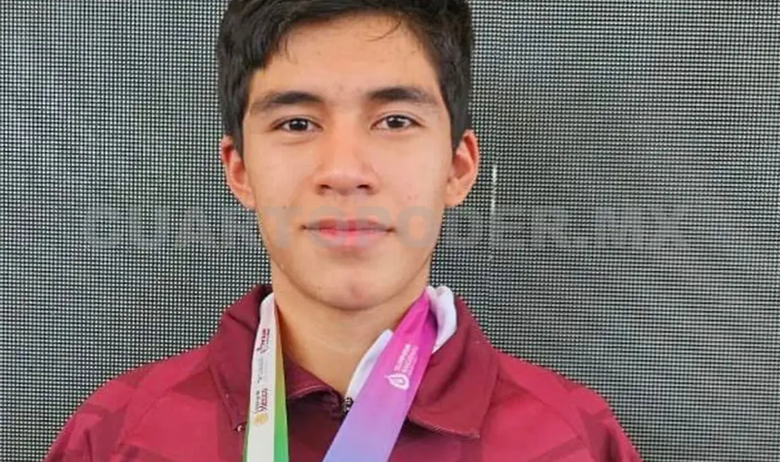 El gladiador chiapaneco Ricardo Alejandro Peña Valencia, gana la medalla de oro en la modalidad libre. Cortesía