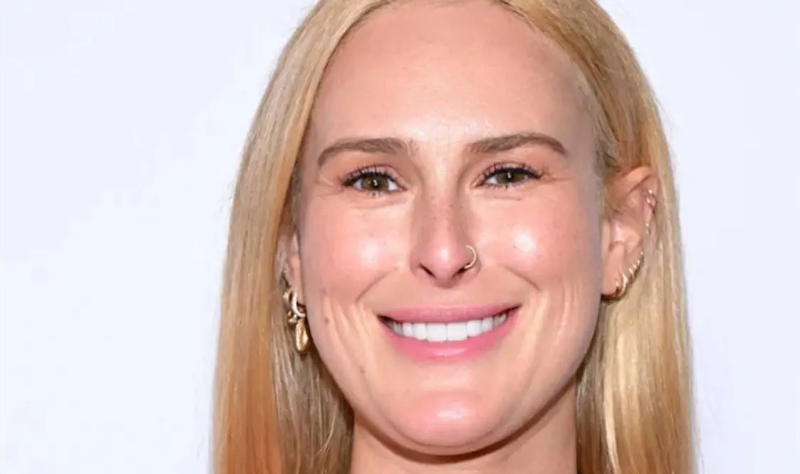 Rumer Willis acusa a su expareja