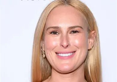 Rumer Willis acusa a su expareja