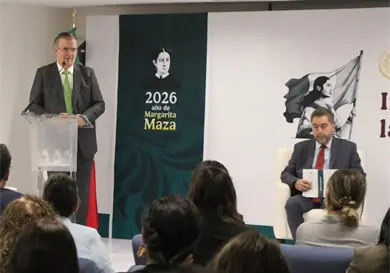Advierte Ebrard que libre comercio qued&oacute; atr&aacute;s
