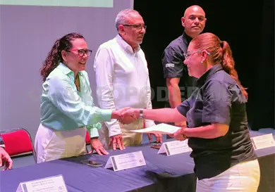 Académicos reciben nombramientos Académicos reciben nombramientos