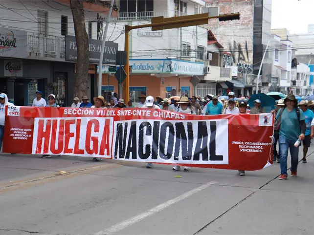 Inicia la CNTE paro indefinido