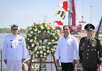 Reconocen a mujeres y hombres de la Marina