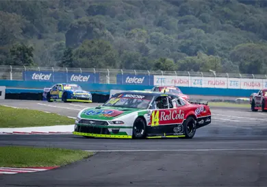 AGA Racing Team a la caza del triunfo
