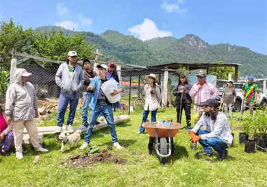 Plantan 108 &aacute;rboles en jornada comunitaria