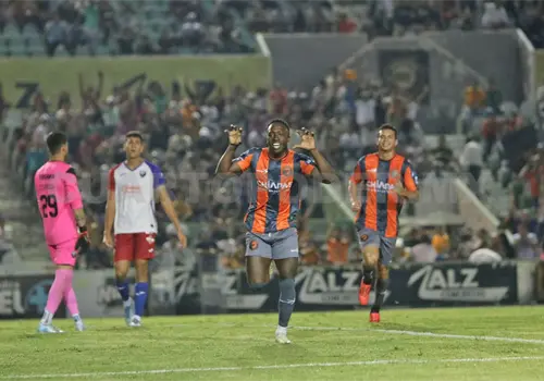 Agualimpia se incorpora al San Carlos