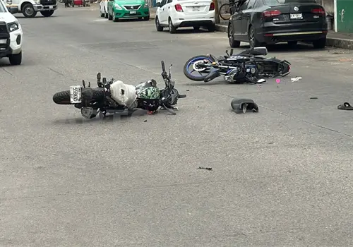 Tres lesionados por invasi&oacute;n de carril