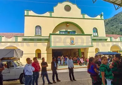 Autoridades expulsan de su hogar a poblador