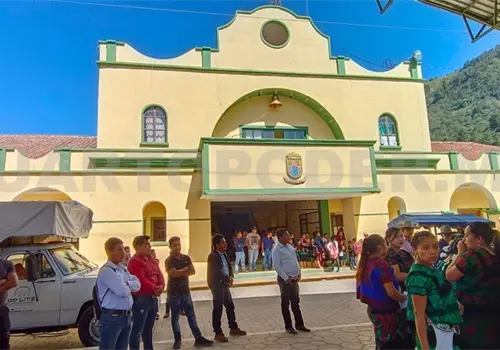 Autoridades expulsan de su hogar a poblador