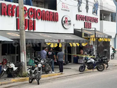 Se desvanece y muere sexagenario en refaccionaria