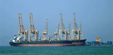 Buques de Ir&aacute;n con petr&oacute;leo cruzan Ormuz