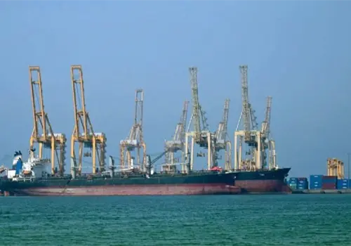 Buques de Ir&aacute;n con petr&oacute;leo cruzan Ormuz