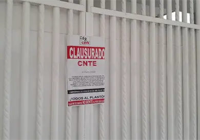 Maestros clausuran secundaria en Tuxtla Maestros clausuran secundaria en Tuxtla