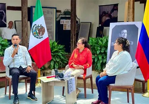 Conversan sobre Jos&eacute; Mar&iacute;a Melo