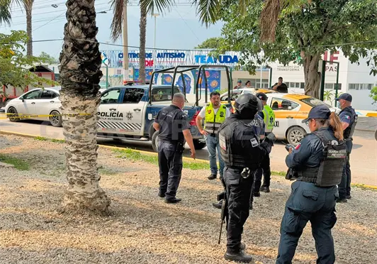 Lo encuentran sin vida frente a hospital general